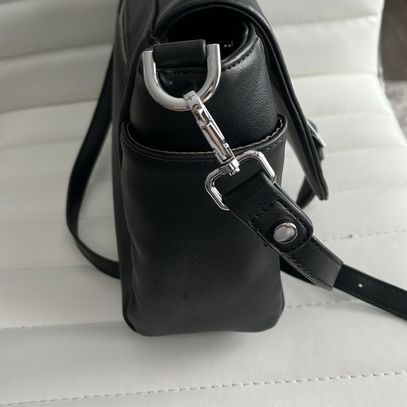 Damsel in Defense Jamie’s Gotta Concealed Carry. Black Leather. Velcro h…​ - Picture 5 of 10